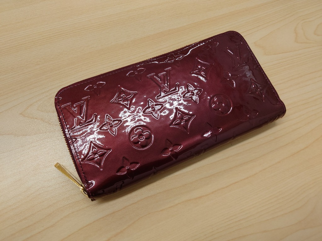 ブランド品の財布をお買取りしました。
